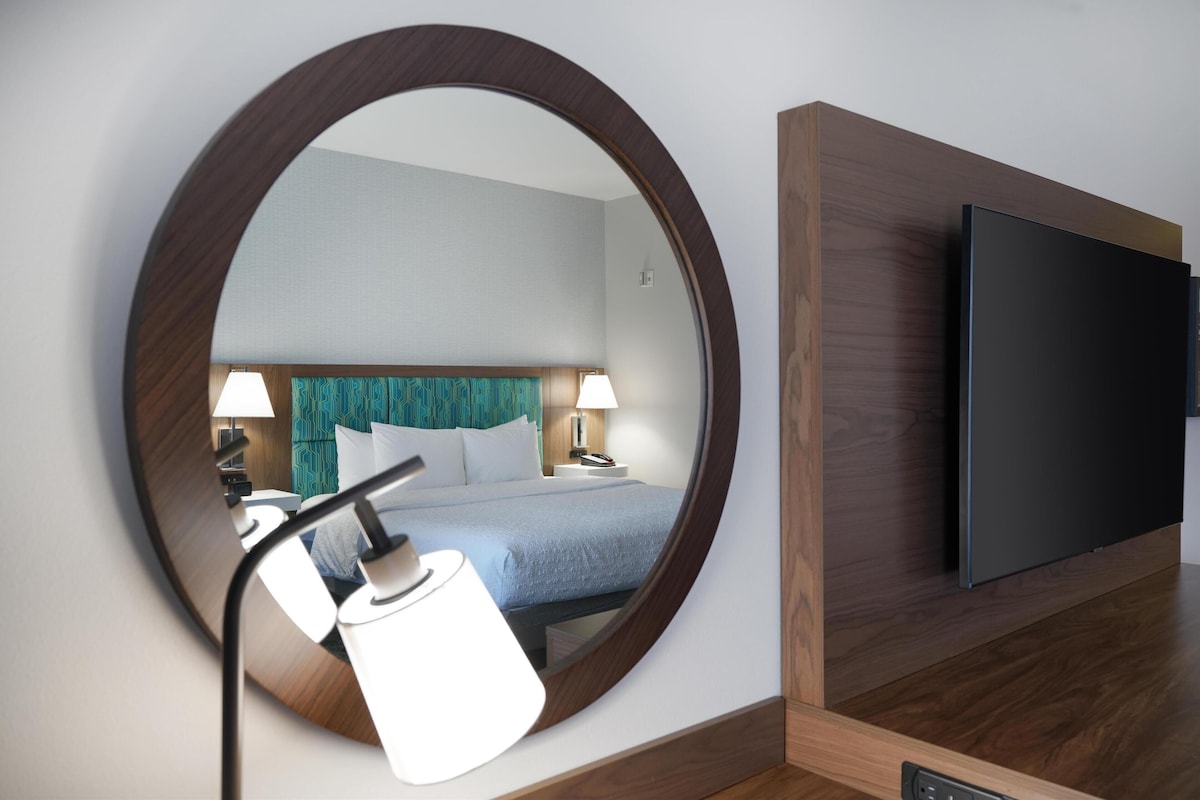 Hampton Inn & Suites Tulsa/Tulsa Hills - Photo 1