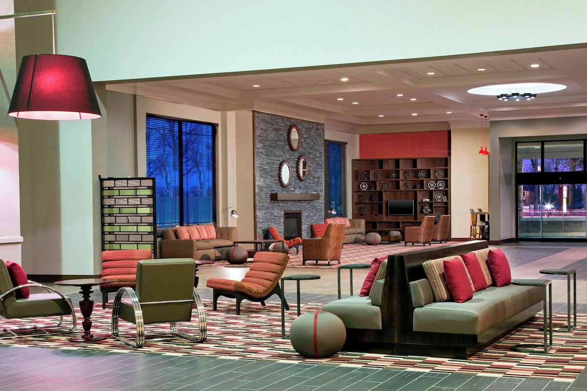 Four Points by Sheraton Bentonville - Photo 1