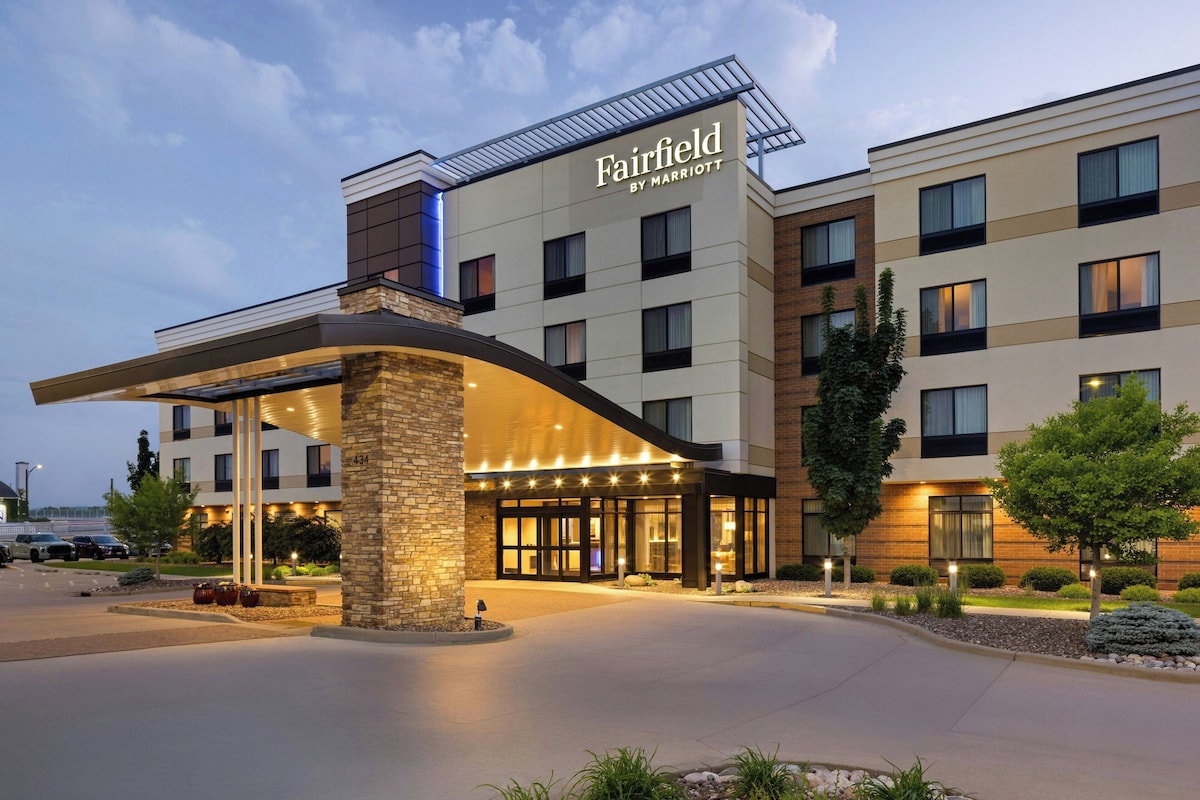 Fairfield by Marriott Inn & Suites La Crosse Downtown - Photo 1