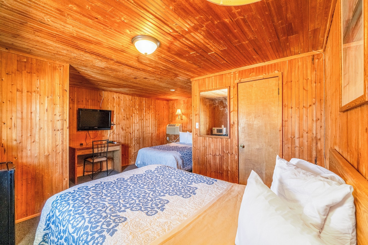 Green Acre Motel by OYO Near Rush County Airport - Photo 1