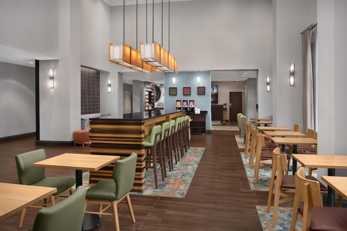 Hampton Inn & Suites Baltimore North/timonium - Photo 1