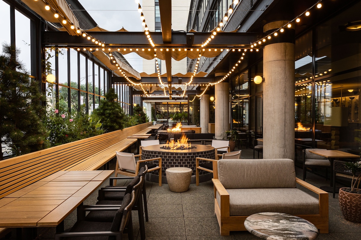 The Emily Hotel - Photo 1