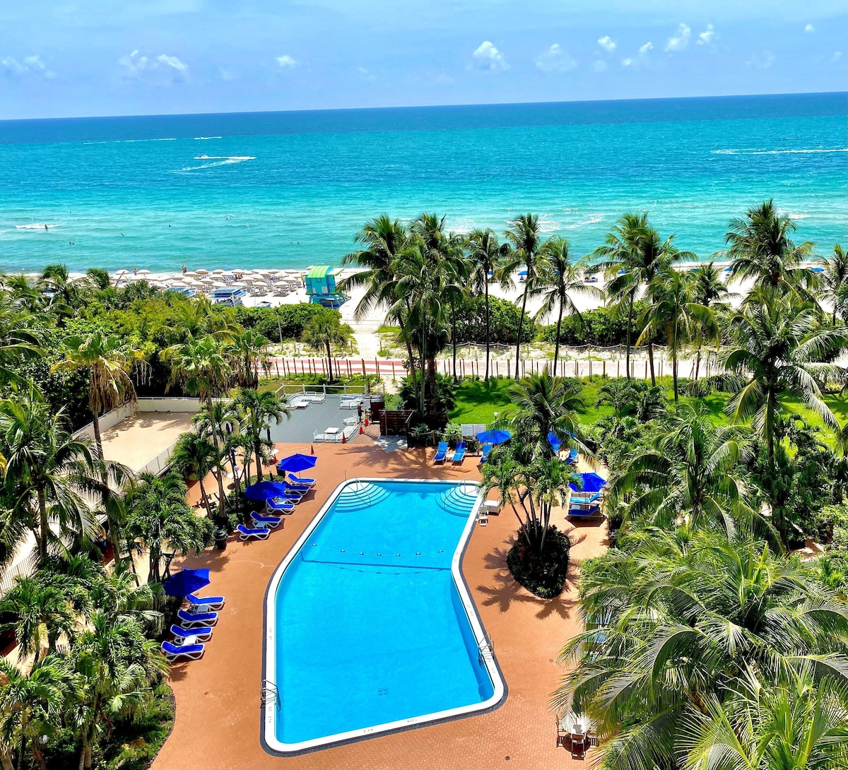 Radisson Resort Miami Beach - Photo 1