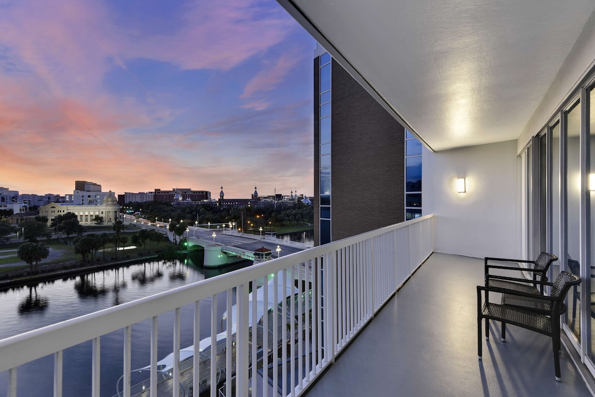 Hotel Tampa Riverwalk - Photo 1