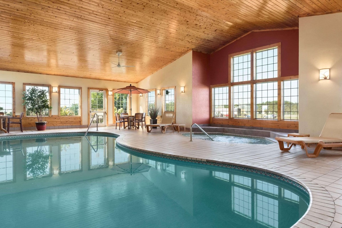 Country Inn & Suites by Radisson, Baxter, MN - Photo 1